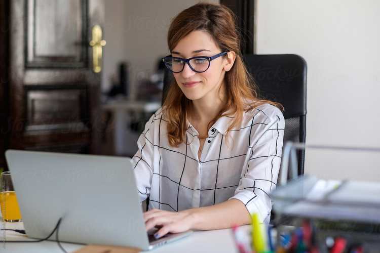 woman computer glasses.jpg